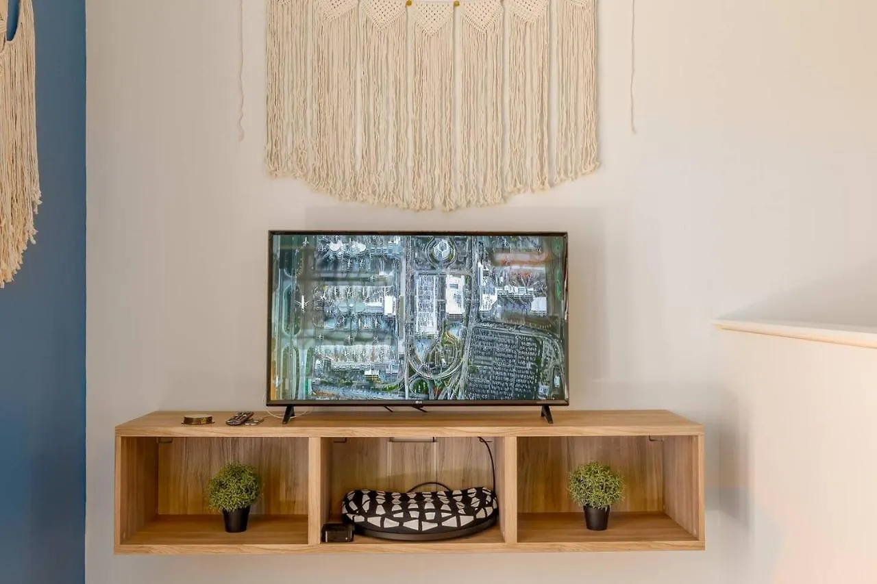 Trifecta 10 Min Walk To 7Th St Market Superhost Charlotte Apartment