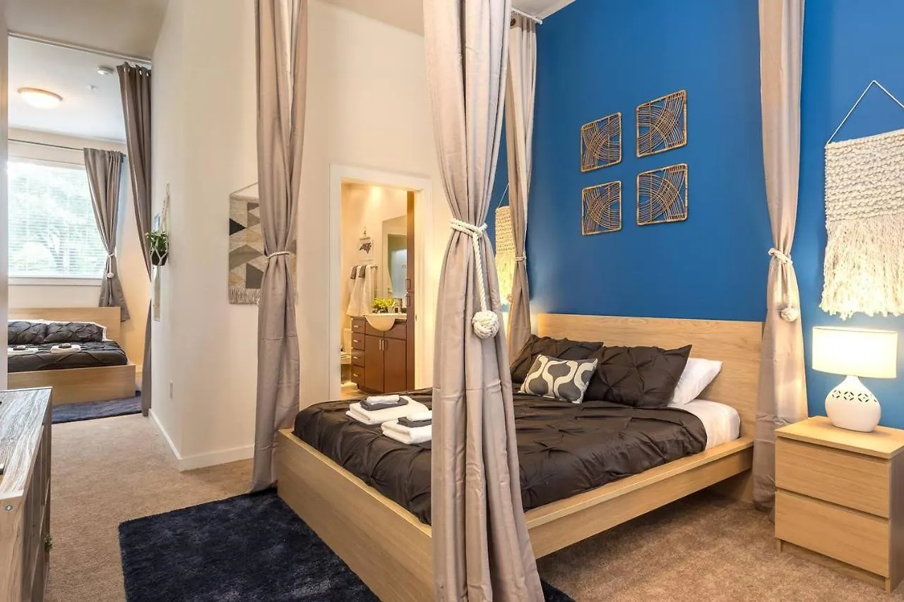 Trifecta 10 Min Walk To 7Th St Market Superhost Charlotte Apartment