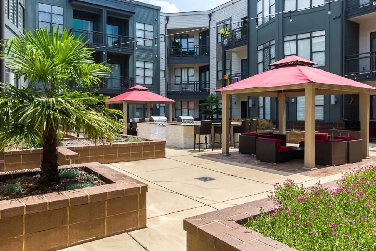Trifecta 10 Min Walk To 7Th St Market Superhost Charlotte
