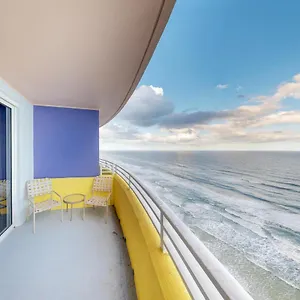 https://ocean-walk-2424a.thedaytonabeachhotels.com
